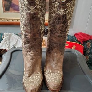 Corral western Embroidered cowhide boots 8 1/2 m